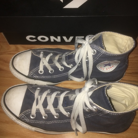 Navy blue high tops Converse - Picture 1 of 2